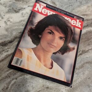 Jackie Kennedy 1929-1994  Newsweek Memorial Issue May 30, 1994 ♥️